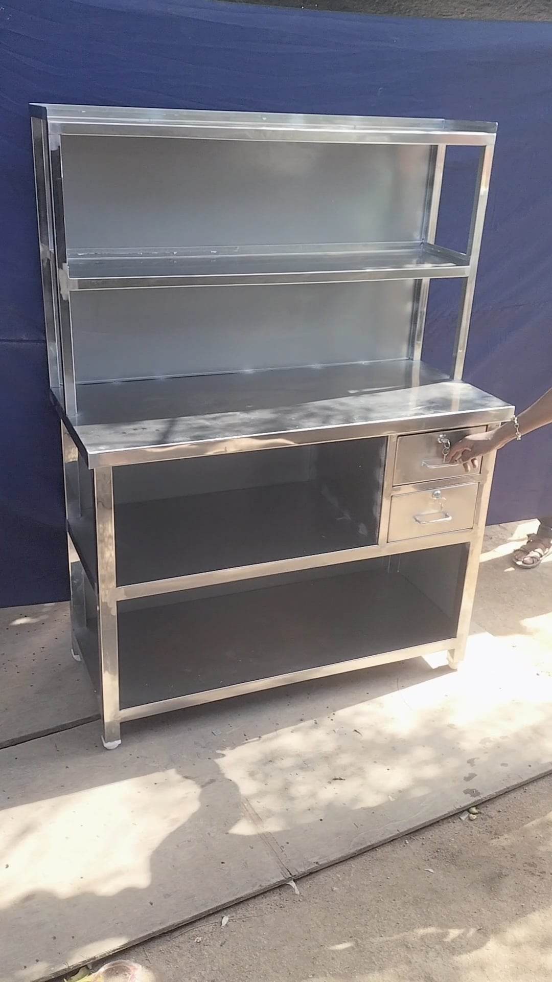 Pick Up Table