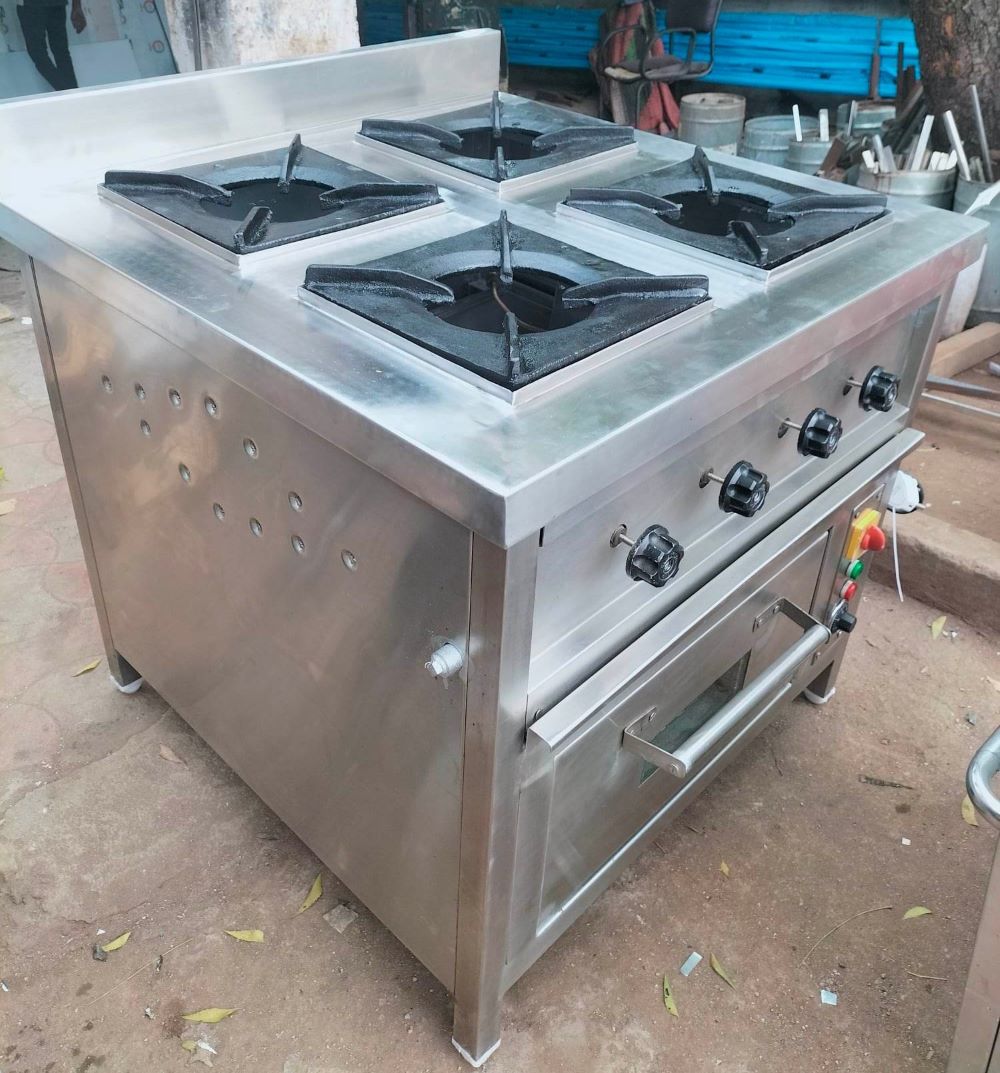 Four Burner Continental Range