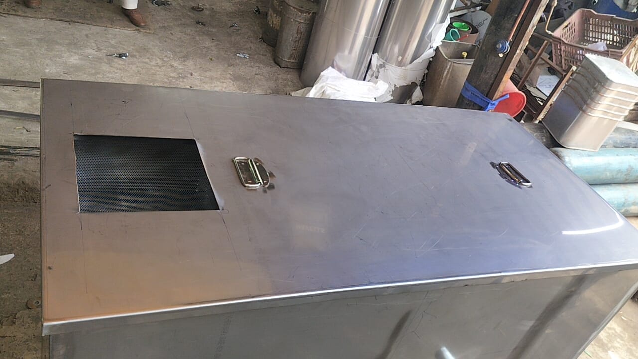 Commercial Kitchen Sink Oil and Grease Trap