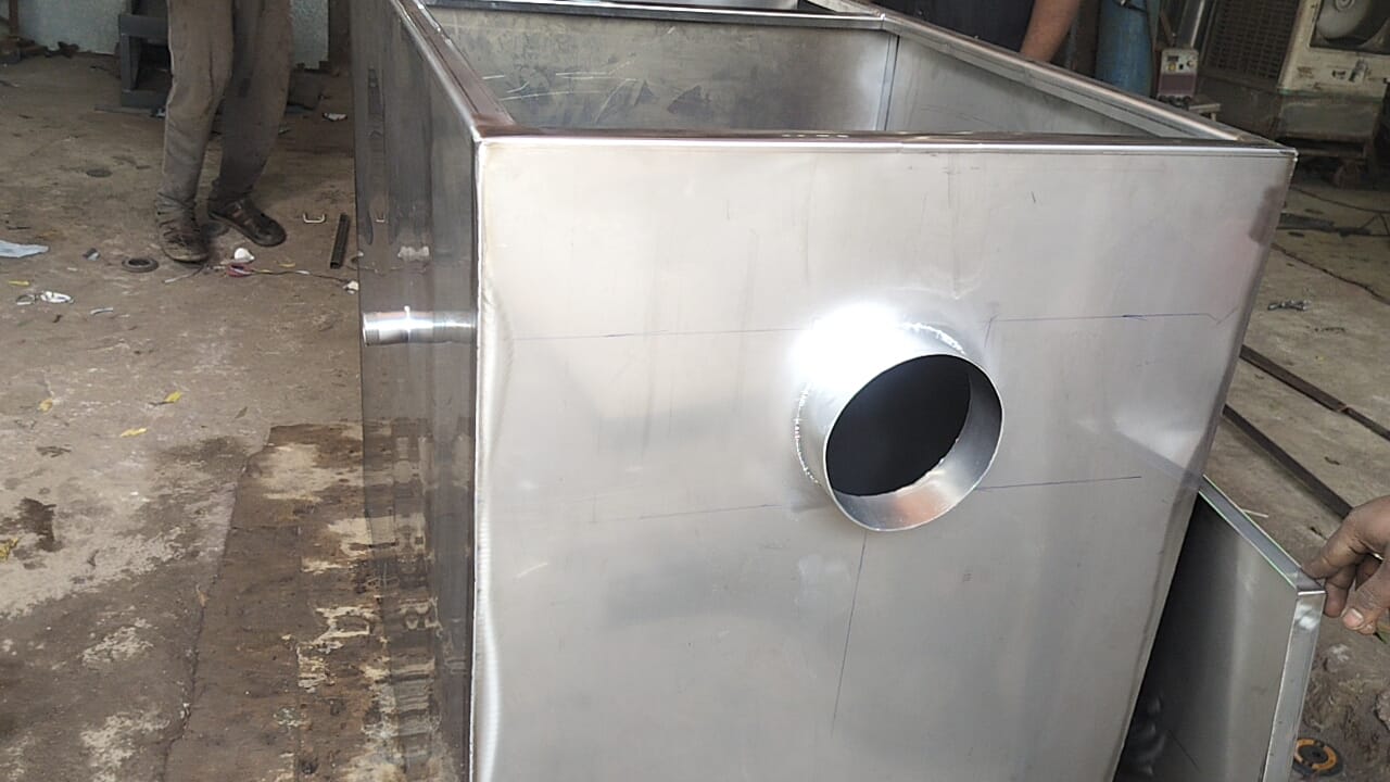 Commercial Kitchen Sink Oil and Grease Trap